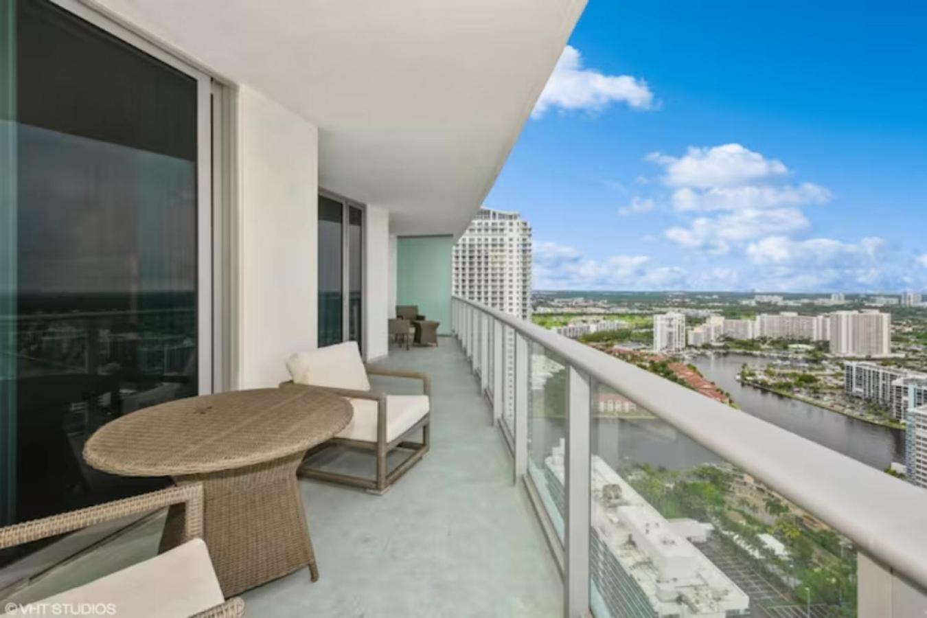 Appartement Lyfe Building - Private Apts Over The